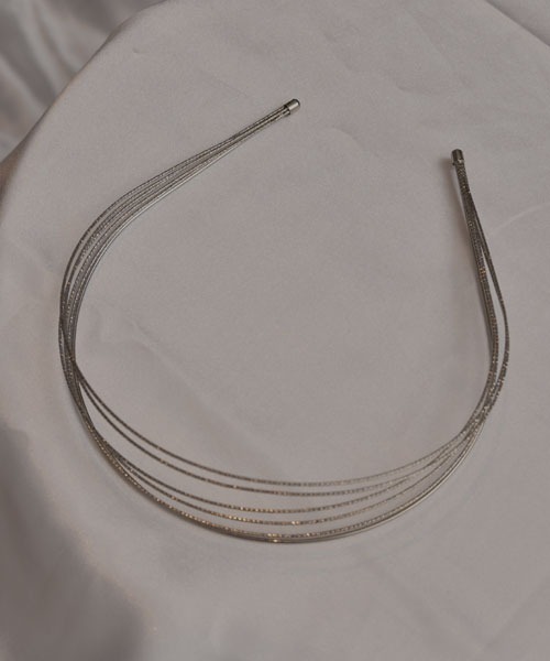 VIBGYOR Women(ヴィブジョー ウィメン)の「【resonance】メタル デザイン カチューシャ【マルチウェイ/オケージョン】(カチューシャ・レディース・シルバー/ゴールド・FREE)」の11枚目の写真