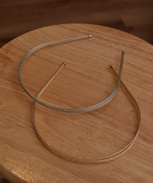 VIBGYOR Women(ヴィブジョー ウィメン)の「【resonance】メタル デザイン カチューシャ【マルチウェイ/オケージョン】(カチューシャ・レディース・シルバー/ゴールド・FREE)」の6枚目の写真