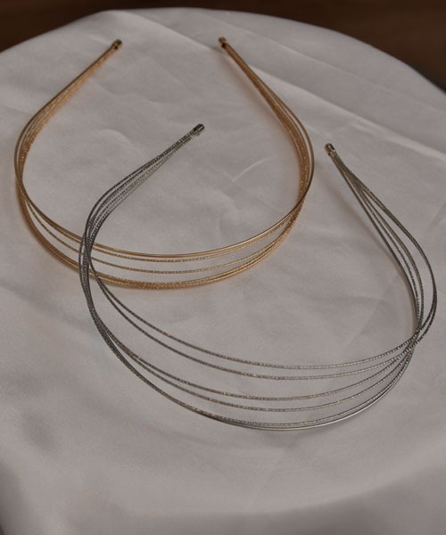 VIBGYOR Women(ヴィブジョー ウィメン)の「【resonance】メタル デザイン カチューシャ【マルチウェイ/オケージョン】(カチューシャ・レディース・シルバー/ゴールド・FREE)」の4枚目の写真