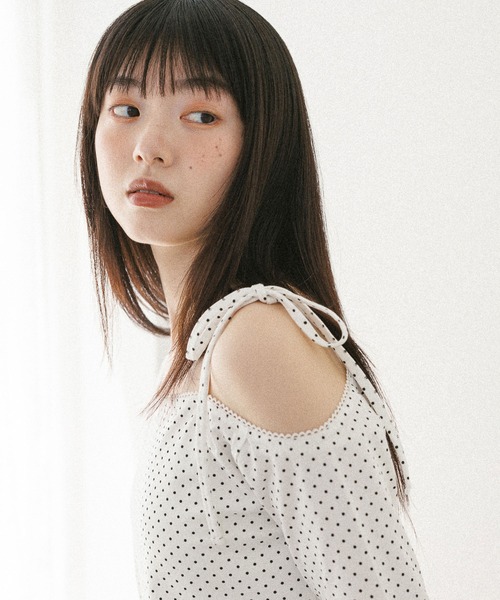 Heather(ヘザー)の「アソートワンショルカットソー 579586(Tシャツ/カットソー・レディース・ホワイト系その他/グレー系その他/グレー・FREE)」の2枚目の写真