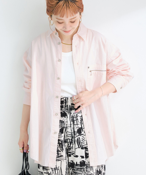 B.C STOCK(ベーセーストック)の「ウォッシャブル / DU JOUR/デュ ジュール JEAN ZIP POCKET SHIRT(シャツ/ブラウス・レディース・スカイブルー/ピンク系その他・FREE)」の2枚目の写真