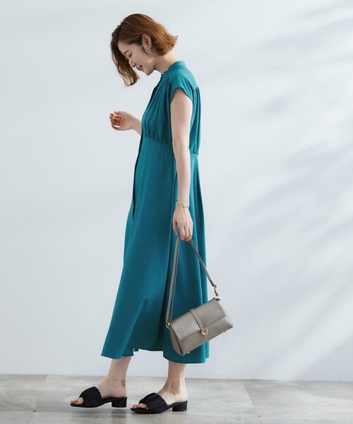 grove（グローブ）の「ウエスト高見えでスタイルアップ　上品スタンドカラーシャツワンピース（ワンピース・レディース・グリーン/ダークグレー/ブラック・01/02/03/04/05）」の11枚目の写真