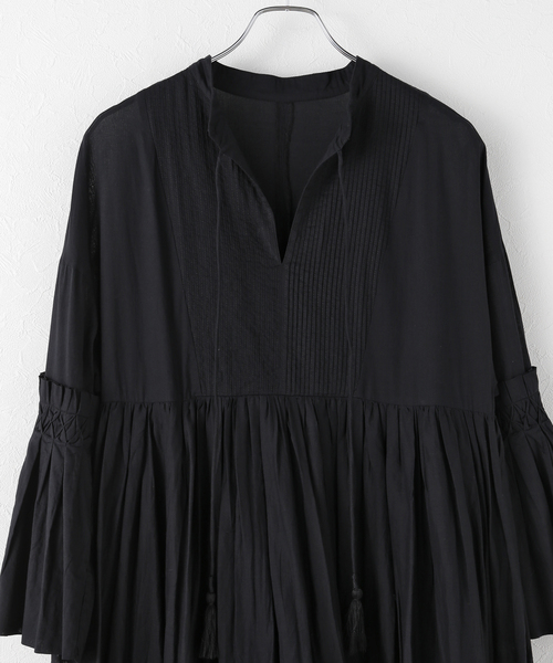 JOURNAL STANDARD（ジャーナルスタンダード）の「ピンタックボリュームワンピース（ワンピース・レディース・ブラック/ブルー・FREE）」の10枚目の写真