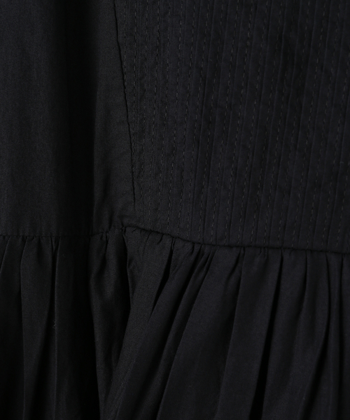 JOURNAL STANDARD（ジャーナルスタンダード）の「ピンタックボリュームワンピース（ワンピース・レディース・ブラック/ブルー・FREE）」の7枚目の写真