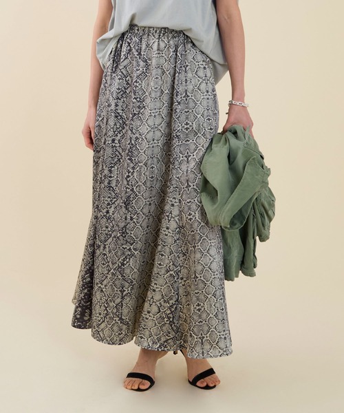 marmors（マルモア）の「【marmors】original python print skirt（スカート・レディース・ブラウン/グレー・36）」の3枚目の写真