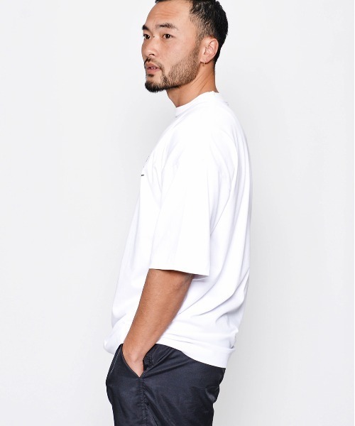 Sunny Smith(サニースミス)の「へビーオンス Cool Smith Standard Arch Logo 半袖Tシャツ(Tシャツ/カットソー・メンズ・ネイビー/ホワイト/レッド/チャコール/グリーン/オフホワイト・LARGE/MEDIUM)」の21枚目の写真