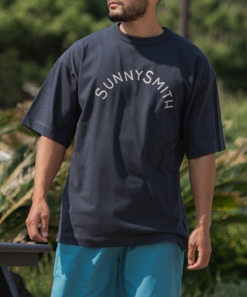 Sunny Smith(サニースミス)の「へビーオンス Cool Smith Standard Arch Logo 半袖Tシャツ(Tシャツ/カットソー・メンズ・ネイビー/ホワイト/レッド/チャコール/グリーン/オフホワイト・LARGE/MEDIUM)」の18枚目の写真