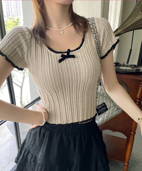THE HITSS（ヒッツ）の「クロップド丈 メローフリル ミニリボン スリムフィット リブニット 半袖 トップス（Tシャツ/カットソー・レディース・ベージュ/ホワイト/ブラック/ブルー・FREE）」の13枚目の写真