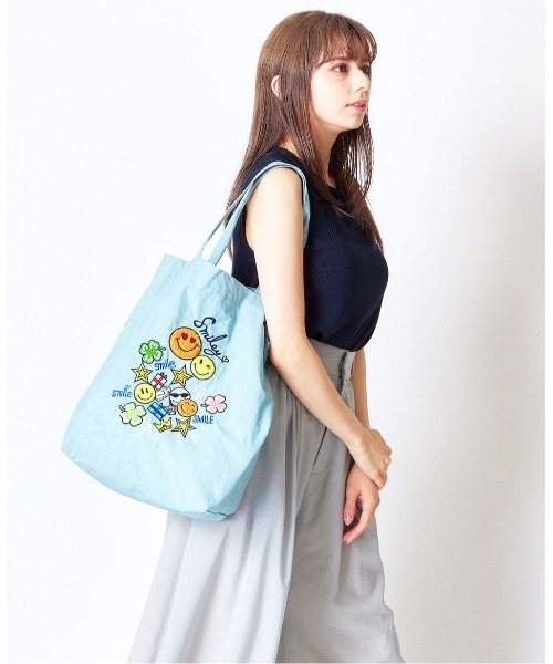 SALON DE ALFURD TOKYO(サロンドアルファード)の「スマイリークローバー刺繍エコバッグ(エコバッグ/サブバッグ・レディース・ベージュ/ライトブルー/グレイッシュベージュ/ブラック・ONESIZE)」の20枚目の写真