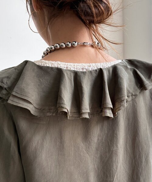 DouDou(ドゥドゥ)の「キュプラフリルブラウス(シャツ/ブラウス・レディース・ホワイト系その他/カーキ/ブラック・FREE)」の16枚目の写真