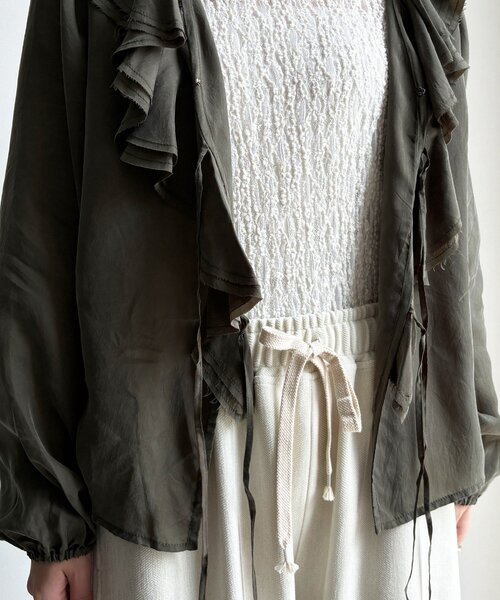 DouDou(ドゥドゥ)の「キュプラフリルブラウス(シャツ/ブラウス・レディース・ホワイト系その他/カーキ/ブラック・FREE)」の10枚目の写真
