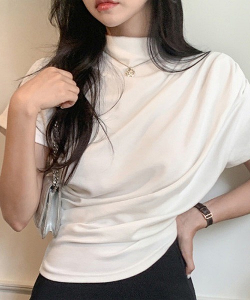 leune(ルネ)の「スタンドカラードルマンドレープトップス(Tシャツ/カットソー・レディース・ブラック/オフホワイト/ベージュ・FREE)」の16枚目の写真