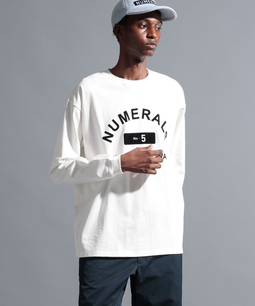 セール】【NUMERALS】カレッジプリントロングスリーブTEE（Tシャツ