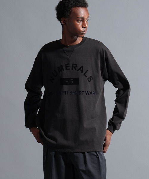 NUMERALS（ヌメラルズ）の「【NUMERALS】カレッジプリントロングスリーブTEE（Tシャツ/カットソー・メンズ・オフホワイト/パープル/ブラック・LARGE/MEDIUM）」の5枚目の写真