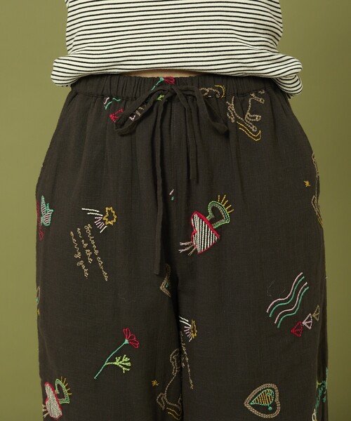 ぶち出品 セール】Freada/フリーダ モチーフ刺繍 柄 パンツ（その他パンツ