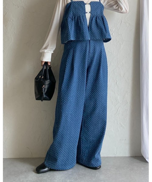 She's Closet(シーズクローゼット)の「ペプラムギャザーデニムキャミソールビスチェ&ワイドデニムパンツセットアップ(セットアップ・レディース・ライトブルー/ブルー/ネイビー/インディゴブルー・FREE)」の5枚目の写真