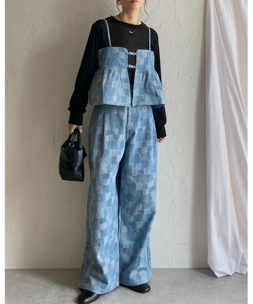 She's Closet(シーズクローゼット)の「ペプラムギャザーデニムキャミソールビスチェ&ワイドデニムパンツセットアップ(セットアップ・レディース・ライトブルー/ブルー/ネイビー/インディゴブルー・FREE)」の12枚目の写真