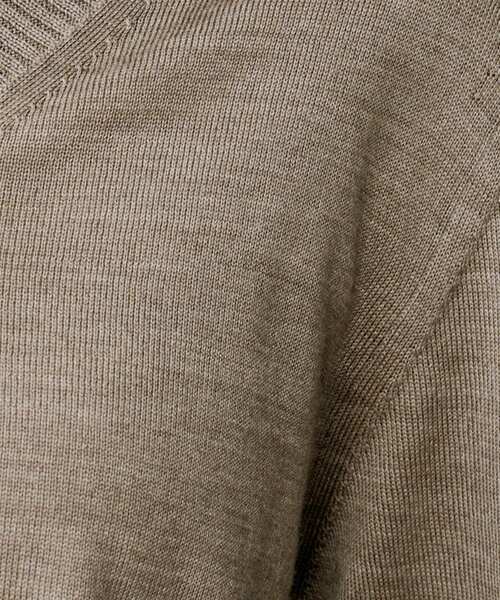 UNTITLED（アンタイトル）の「【洗える/きれいめ】Vネックプルオーバーニット（ニット/セーター・レディース・ブラウン系/ブラック/チャコールグレー/ブルー系その他・48/44/04/02/00）」の20枚目の写真