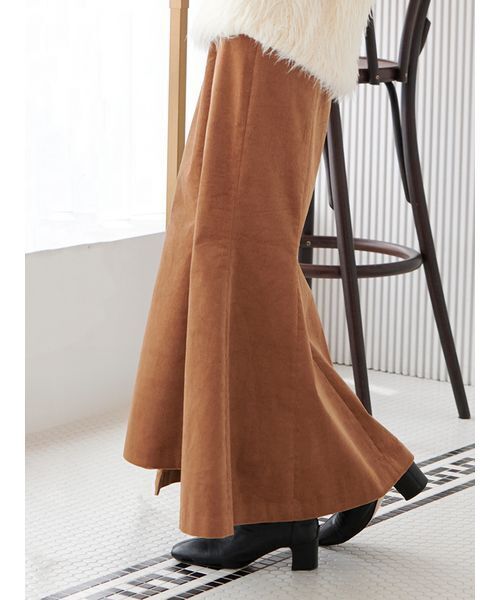 Stylevoice for xxx（スタイルヴォイスフォー）の「＜kannaさんコラボ＞ コーデュロイスリットロングマーメイドスカート（スカート・レディース・ブラウン/アイボリー・S/M）」の9枚目の写真