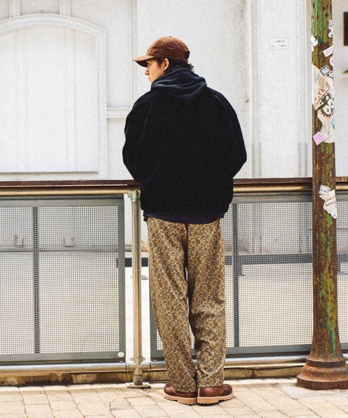 niko and...（ニコアンド）の「フェイクスウェードショートジップブルゾン（ブルゾン・メンズ・キャメル/アイボリー/ブラック・MEDIUM/LARGE）」の6枚目の写真