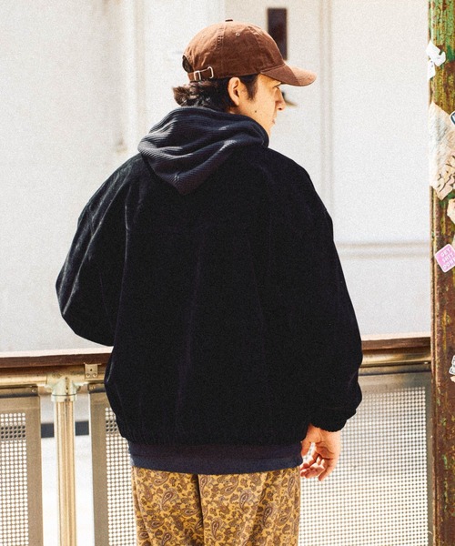 niko and...（ニコアンド）の「フェイクスウェードショートジップブルゾン（ブルゾン・メンズ・キャメル/アイボリー/ブラック・MEDIUM/LARGE）」の8枚目の写真