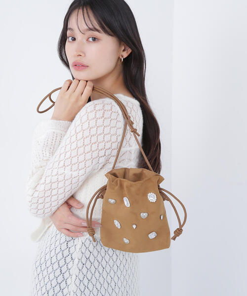 NATURAL BEAUTY BASIC（ナチュラルビューティーベーシック）の「コンチャポシェット（ショルダーバッグ・レディース・ブラック/キャメル・ﾌﾘ-）」の2枚目の写真