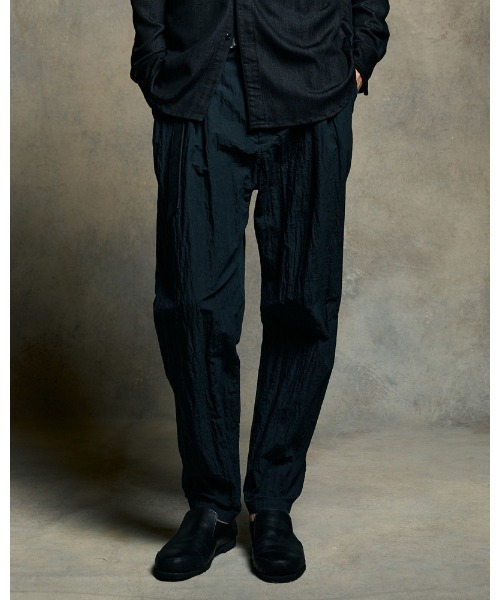 wjk（ダヴルジェイケイ）の「wide tapered slacks（その他パンツ・メンズ・ダークネイビー/ブラック・SMALL/MEDIUM/LARGE/X-LARGE）」の2枚目の写真