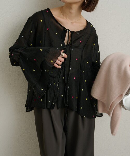 Omekashi(オメカシ)の「マルチドットブラウス(シャツ/ブラウス・レディース・ブラック/ベージュ・FREE)」の2枚目の写真
