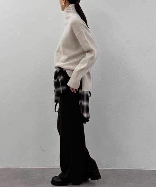 LOUNGEDRESS（ラウンジドレス）の「ウール100タートルニット（ニット/セーター・レディース・アイボリー/ライトグレー/ネイビー・FREE）」の6枚目の写真