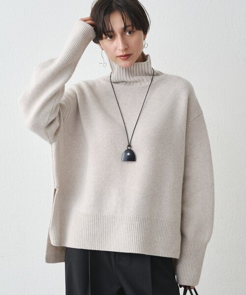 LOUNGEDRESS（ラウンジドレス）の「ウール100タートルニット（ニット/セーター・レディース・アイボリー/ライトグレー/ネイビー・FREE）」の15枚目の写真