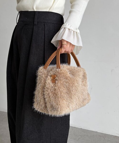 CAPRICIEUX LE'MAGE（カプリシューレマージュ）の「ファー2WAYボストンバッグ（ボストンバッグ・レディース・ベージュ/ブラウン・FREE）」の11枚目の写真
