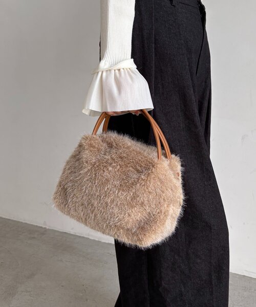 CAPRICIEUX LE'MAGE（カプリシューレマージュ）の「ファー2WAYボストンバッグ（ボストンバッグ・レディース・ベージュ/ブラウン・FREE）」の3枚目の写真