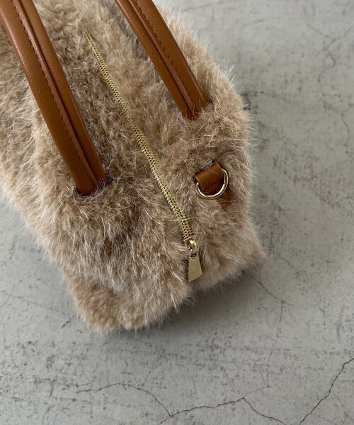 CAPRICIEUX LE'MAGE（カプリシューレマージュ）の「ファー2WAYボストンバッグ（ボストンバッグ・レディース・ベージュ/ブラウン・FREE）」の7枚目の写真