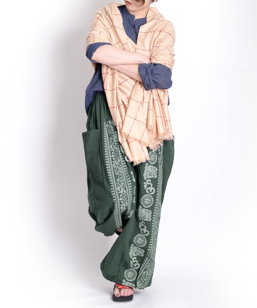 MARAI(マーライ)の「ヒンディ カーゴサルエルパンツ エスニック柄 ワイドパンツ(その他パンツ・レディース・ブラック/カーキ/ライトベージュ/グレー/ブラウン/グリーン/ライトグリーン/ネイビー/ライトグレー/ワイン・FREE)」の15枚目の写真