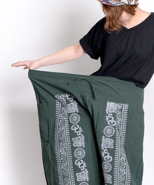 MARAI(マーライ)の「ヒンディ カーゴサルエルパンツ エスニック柄 ワイドパンツ(その他パンツ・レディース・ブラック/カーキ/ライトベージュ/グレー/ブラウン/グリーン/ライトグリーン/ネイビー/ライトグレー/ワイン・FREE)」の14枚目の写真