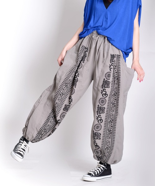 MARAI(マーライ)の「ヒンディ カーゴサルエルパンツ エスニック柄 ワイドパンツ(その他パンツ・レディース・ブラック/カーキ/ライトベージュ/グレー/ブラウン/グリーン/ライトグリーン/ネイビー/ライトグレー/ワイン・FREE)」の21枚目の写真