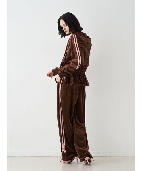 jouetie（ジュエティ）の「ベロアラインパンツ【セットアップ対応】（その他パンツ・レディース・ブラック/グレー/ネイビー/ブラウン・MEDIUM）」の14枚目の写真