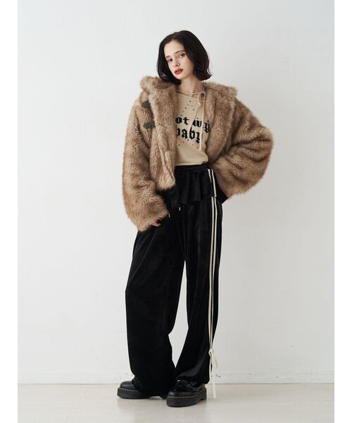 jouetie（ジュエティ）の「ベロアラインパンツ【セットアップ対応】（その他パンツ・レディース・ブラック/グレー/ネイビー/ブラウン・MEDIUM）」の6枚目の写真