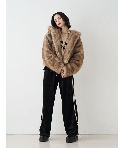 jouetie（ジュエティ）の「ベロアラインパンツ【セットアップ対応】（その他パンツ・レディース・ブラック/グレー/ネイビー/ブラウン・MEDIUM）」の8枚目の写真