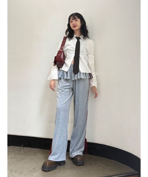 jouetie（ジュエティ）の「ベロアラインパンツ【セットアップ対応】（その他パンツ・レディース・ブラック/グレー/ネイビー/ブラウン・MEDIUM）」の18枚目の写真