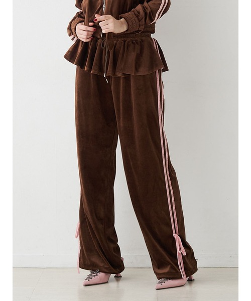 jouetie（ジュエティ）の「ベロアラインパンツ【セットアップ対応】（その他パンツ・レディース・ブラック/グレー/ネイビー/ブラウン・MEDIUM）」の3枚目の写真