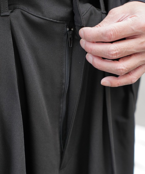 Aphlotus(アプロタス)の「TRワイドスラックス(その他パンツ・メンズ・ブラック/グレー・LARGE/MEDIUM/SMALL)」の9枚目の写真