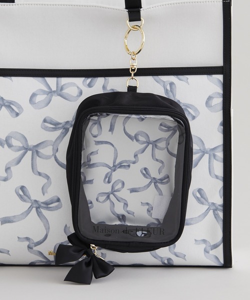 Maison de FLEUR（メゾンドフルール）の「リボンプリントクリアポーチ（ポーチ・レディース・ライトブルー/ブラック/アイボリー/レッド/ピンク・FREE）」の3枚目の写真