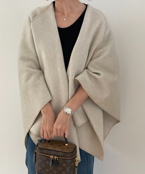 emi+（エミプラス）の「ニットメルトンポンチョコート（ポンチョ・レディース・グレー/キャメル・FREE）」の3枚目の写真