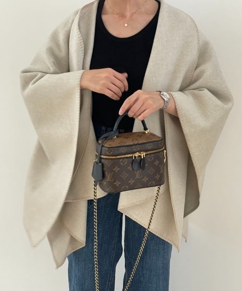 emi+（エミプラス）の「ニットメルトンポンチョコート（ポンチョ・レディース・グレー/キャメル・FREE）」の7枚目の写真