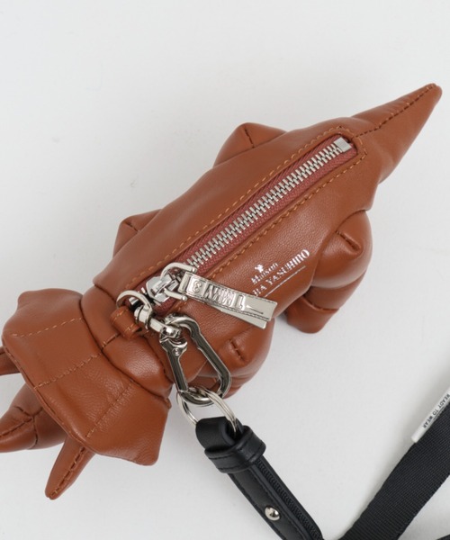 MIHARAYASUHIRO(ミハラヤスヒロ)の「【MIHARAYASUHIRO/ミハラヤスヒロ】DOLLS / tricheratops bag (small size)(ショルダーバッグ・メンズ・ブラック/ブラウン・FREE)」の4枚目の写真