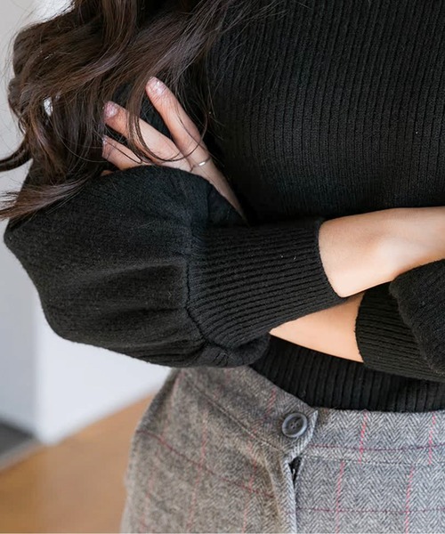 AMAJI(アマジ)の「ハーフハイネックパフスリーブリブニットトップス(10color)(ニット/セーター・レディース・ホワイト/ブラウン/レッド/キャメル/ブラック/アイボリー/ライトピンク/グレー/ブルー/ライトブラウン・FREE)」の17枚目の写真