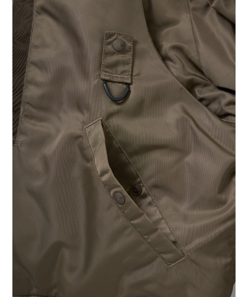 DAIWA PIER39（ダイワピア39）の「DAIWA PIER39 TECH 2WAY MA-1 DOWN JACKET BW-40025W（ダウンジャケット/コート・メンズ・カーキ/ブラック・LARGE/SMALL/MEDIUM/X-LARGE）」の14枚目の写真