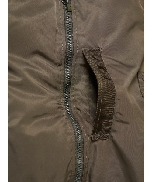 DAIWA PIER39（ダイワピア39）の「DAIWA PIER39 TECH 2WAY MA-1 DOWN JACKET BW-40025W（ダウンジャケット/コート・メンズ・カーキ/ブラック・LARGE/SMALL/MEDIUM/X-LARGE）」の15枚目の写真