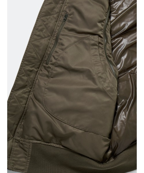 DAIWA PIER39（ダイワピア39）の「DAIWA PIER39 TECH 2WAY MA-1 DOWN JACKET BW-40025W（ダウンジャケット/コート・メンズ・カーキ/ブラック・LARGE/SMALL/MEDIUM/X-LARGE）」の18枚目の写真